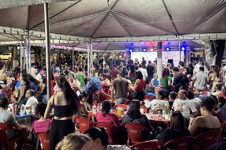 Resenha dos Servidores reúne música, sorteios e homenagens no Mercado Cultural
