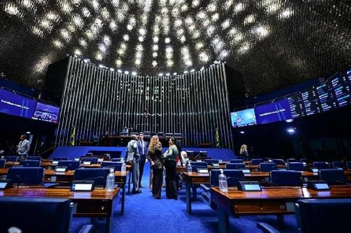 Senado marca votação da PEC que acaba com escala 6×1 para quarta-feira