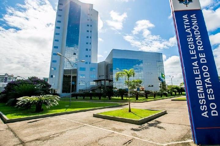 Servidores da Assembleia Legislativa relembram trajetórias e momentos históricos da instituição