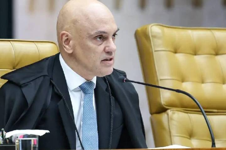 Supremo Tribunal Federal determina prisão de ex-deputado federal Eduardo Bolsonaro e cancela passaportes