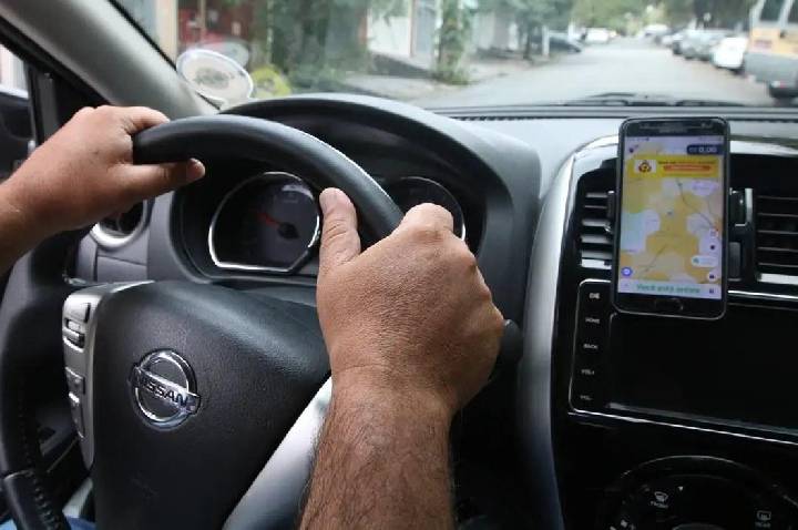 Tribunal Superior Eleitoral proíbe propaganda eleitoral em veículos de transporte por aplicativo e táxis