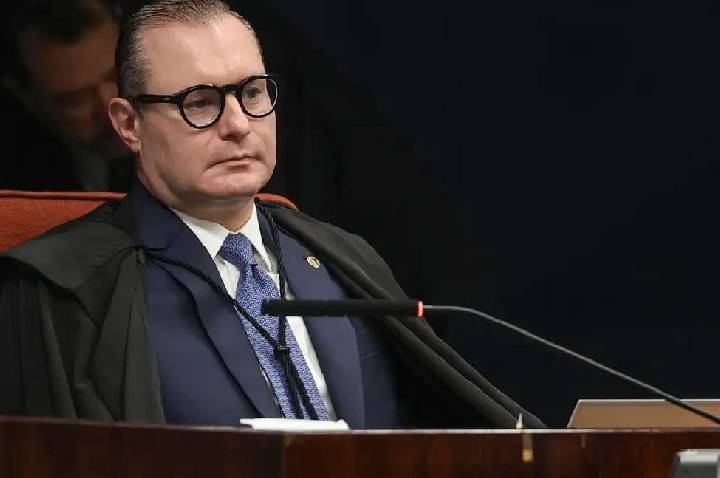 Zanin solicita responsabilização depois de exposição de dados fiscais