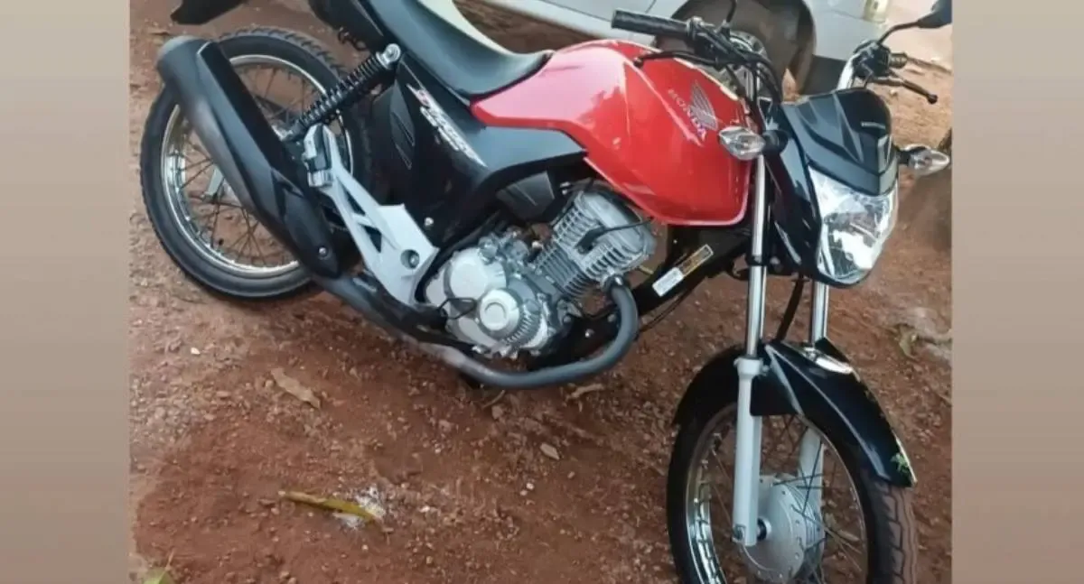 Furto de motocicleta em Rolim de Moura é registrado por câmeras de segurança
