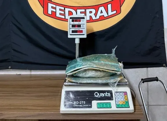 Traficante é preso com droga enrolada ao corpo no aeroporto de Porto Velho