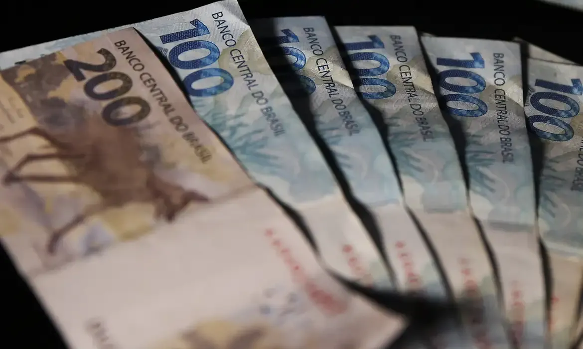 Brasileiros sacam em julho R$ 310,36 milhões esquecidos em bancos