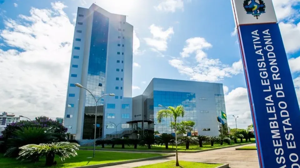 ALE-RO lança edital de concurso com 200 vagas imediatas e salários de até R$ 24 mil