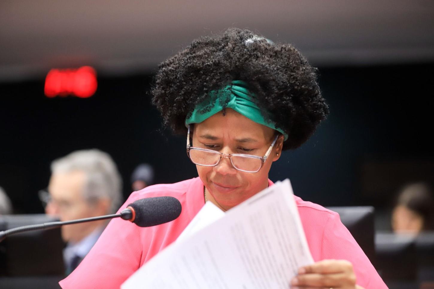 Câmara aprova projeto que prevê teste genético para risco de câncer; acompanhe