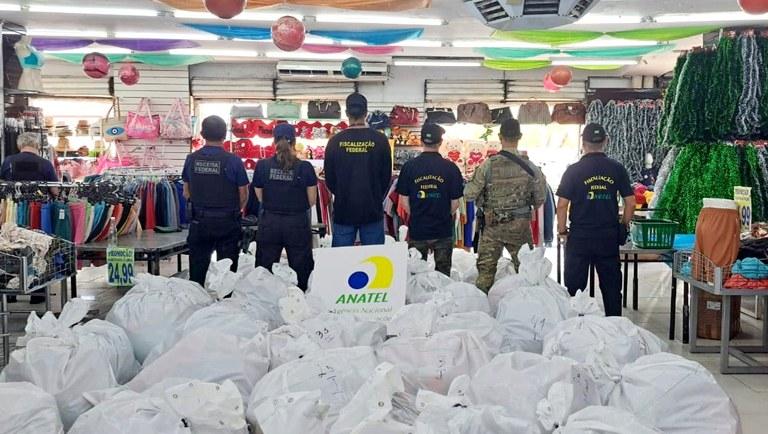 Anatel e Receita Federal apreendem R$ 2,5 milhões em produtos falsificados e contrabandeados no Piauí