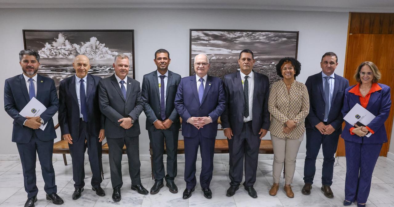 Sílvia Cristina cobra respeito aos produtores durante reunião com presidente do STF
