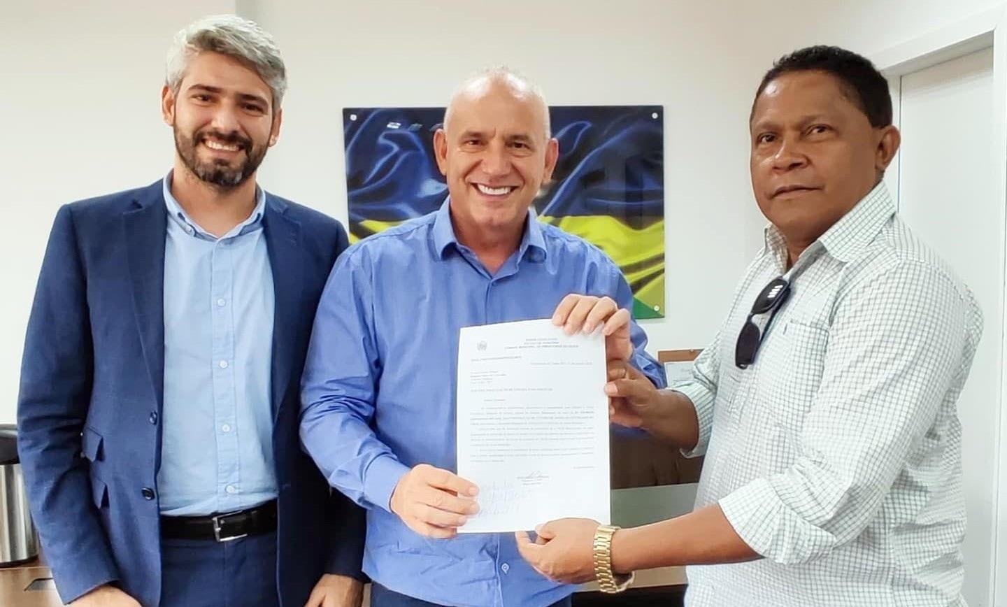 Ezequiel Neiva garante R$ 434 mil para construção de cobertura e calçamento do CRAS de Pimenteiras do Oeste