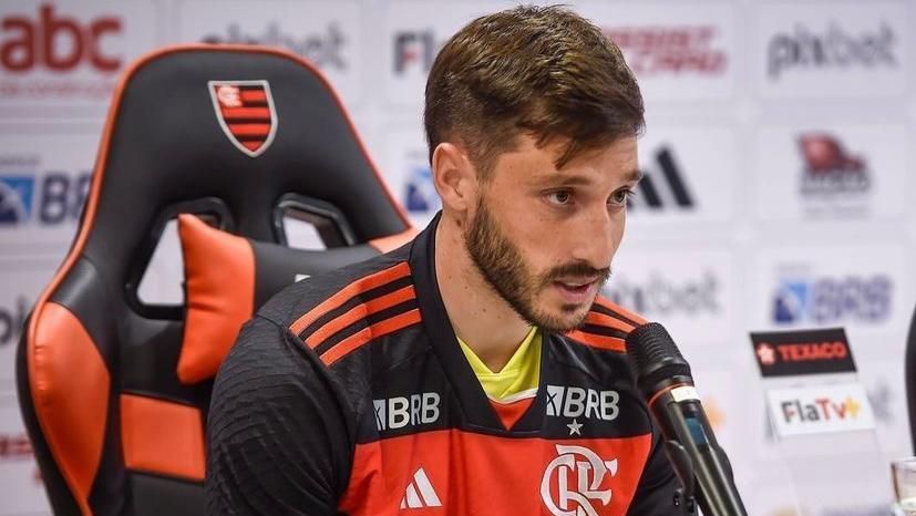 Flamengo encaminha saída de lateral-esquerdo para o River Plate
