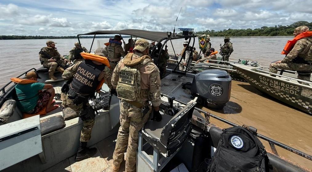Forças de segurança do Brasil e Bolívia destroem dragas em operação conjunta contra garimpo ilegal na fronteira