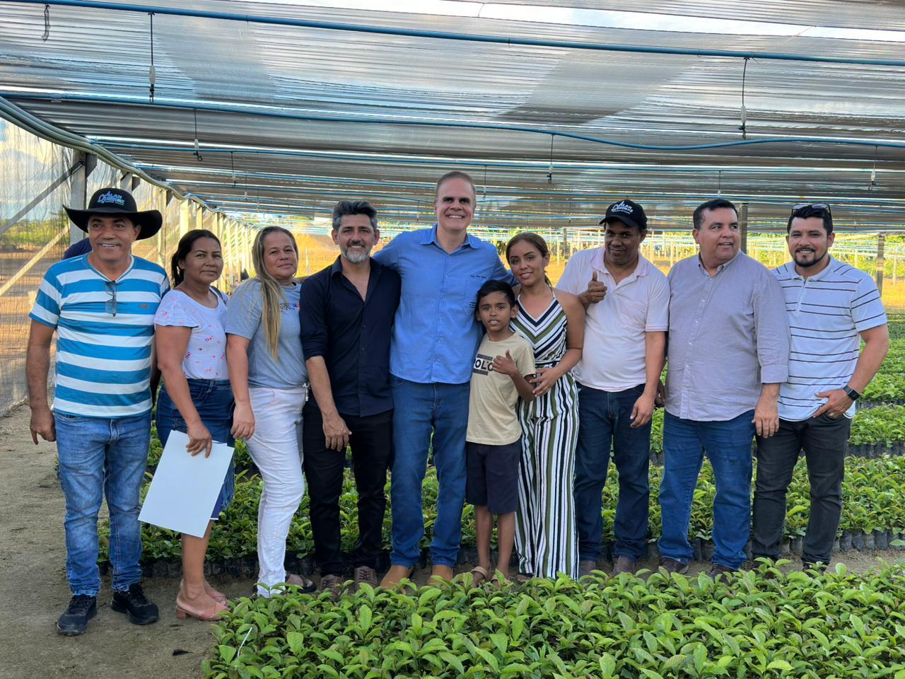 Deputado Alan Queiroz entrega 37 mil mudas de café clonal para produtores de Candeias do Jamari