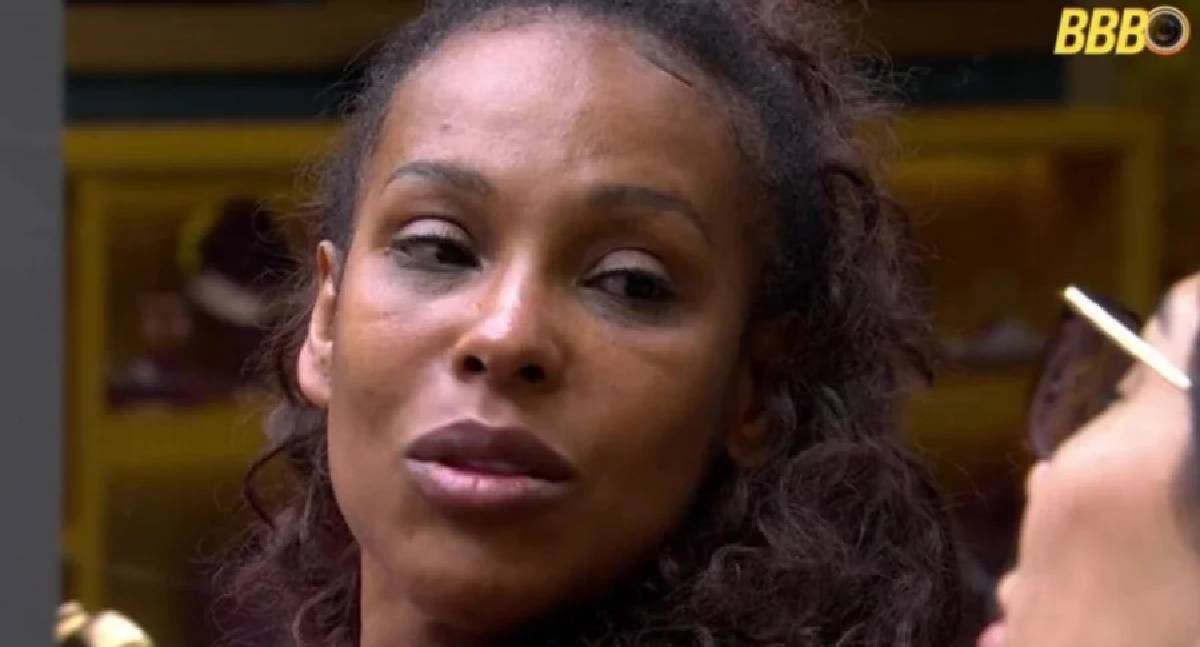 Globo muda protocolo no BBB26 e mantém Sol Vega no elenco após expulsão, quebrando padrão adotado em casos anteriores