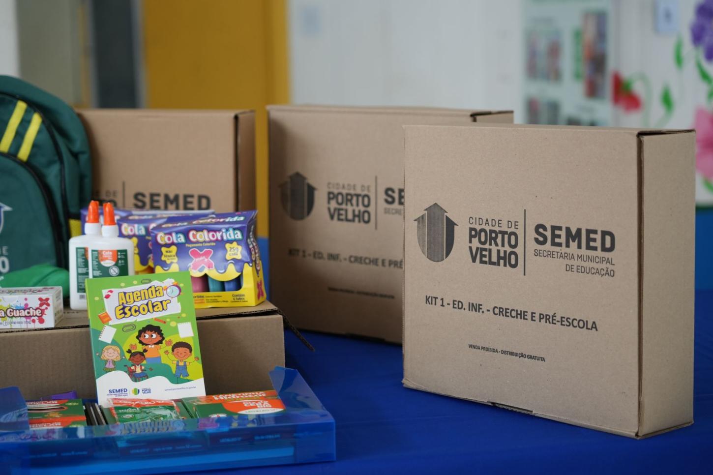 Kits e uniformes escolares melhoram a vida das famílias em PVH