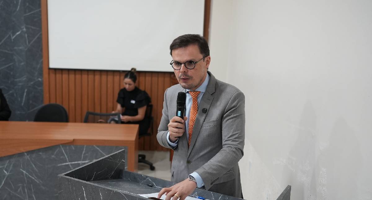 Márcio Nogueira defende limites ao poder