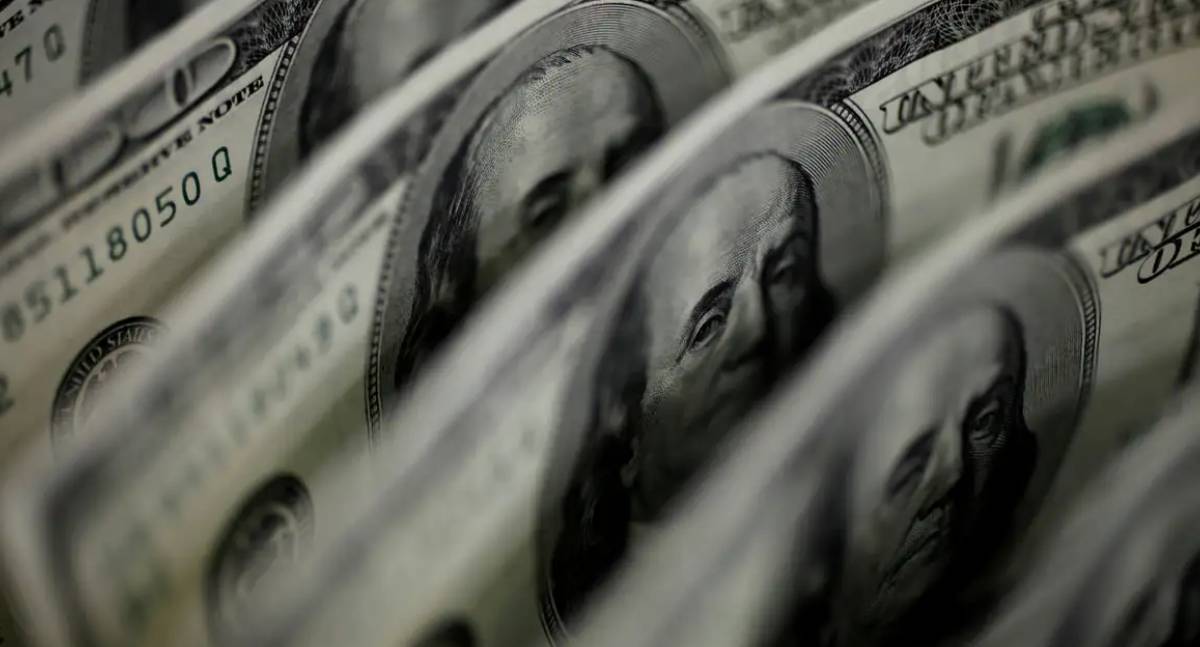 Mercado financeiro registra recorde histórico e queda do dólar após decisão nos EUA