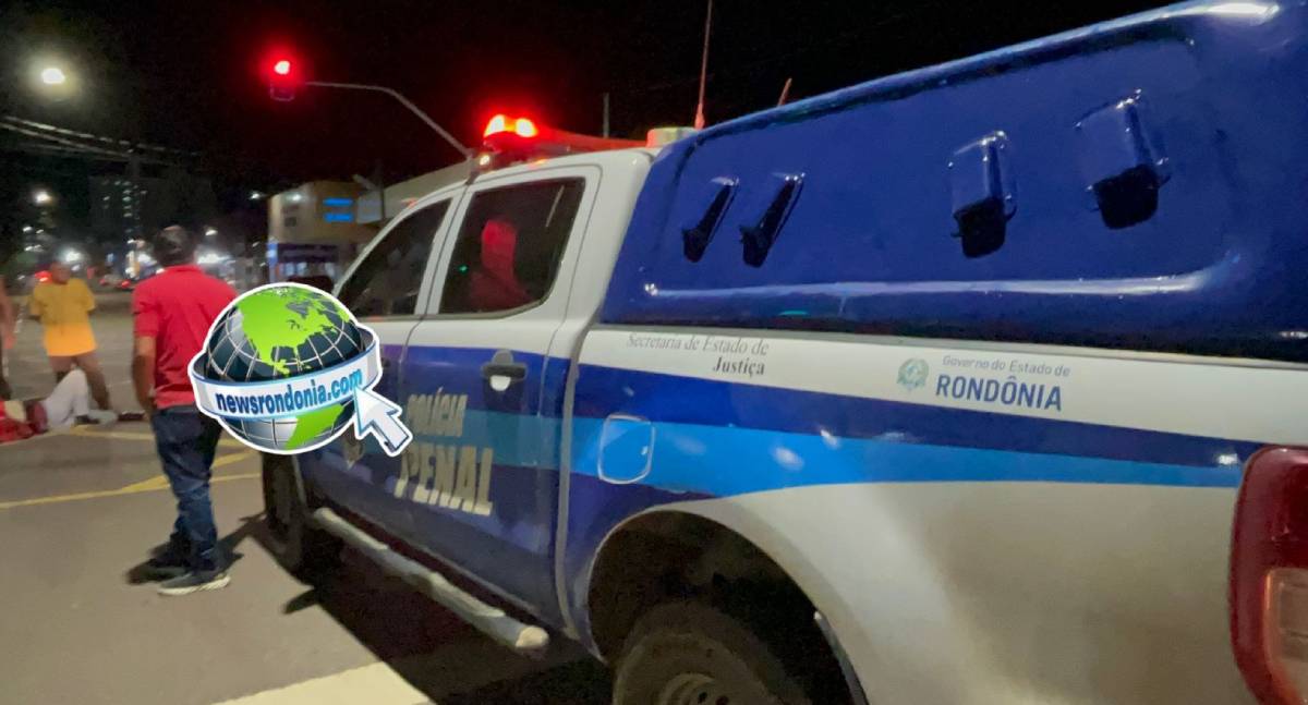 Motociclista foge após furar sinal vermelho e causar grave acidente no centro de Porto Velho