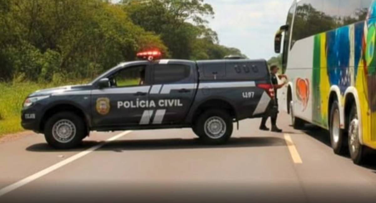 Polícia Civil intercepta ônibus e prende foragido em Espigão d’Oeste