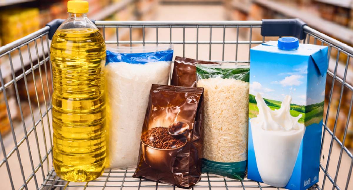 Cesta básica: cinco alimentos ficam mais baratos