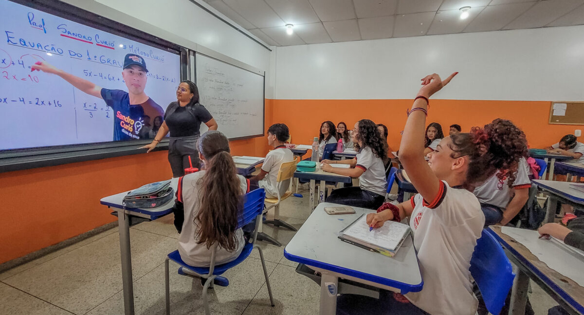 Cláudia de Jesus propõe alimentação gratuita para trabalhadores da educação em Rondônia