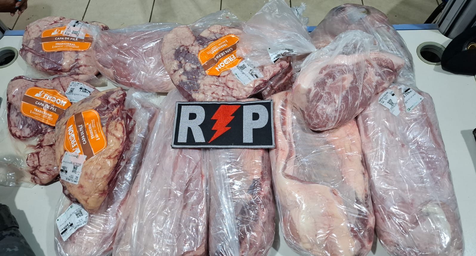 Dupla é presa após furtar carnes de restaurante na zona sul de Porto Velho