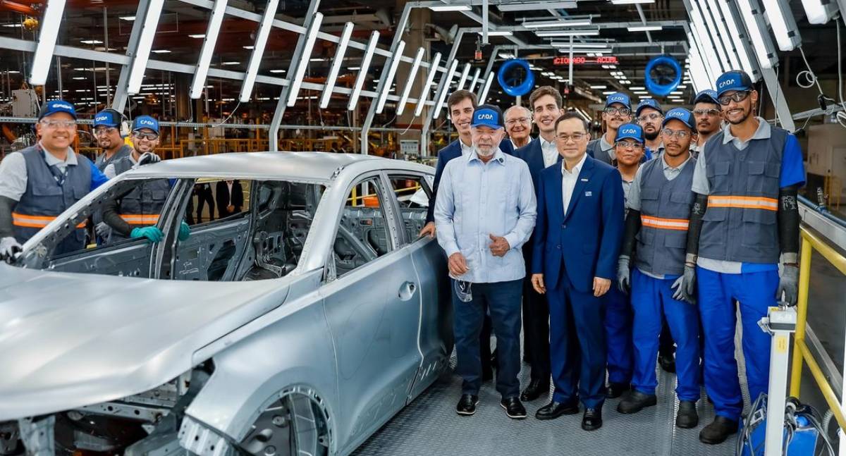 Lula cobra do novo ministro da Fazenda plano para famílias endividadas