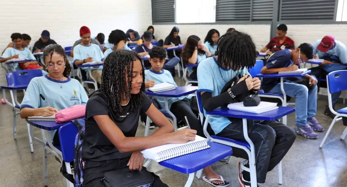 Ministério da Educação inicia pagamento da primeira parcela do Pé-de-Meia 2026