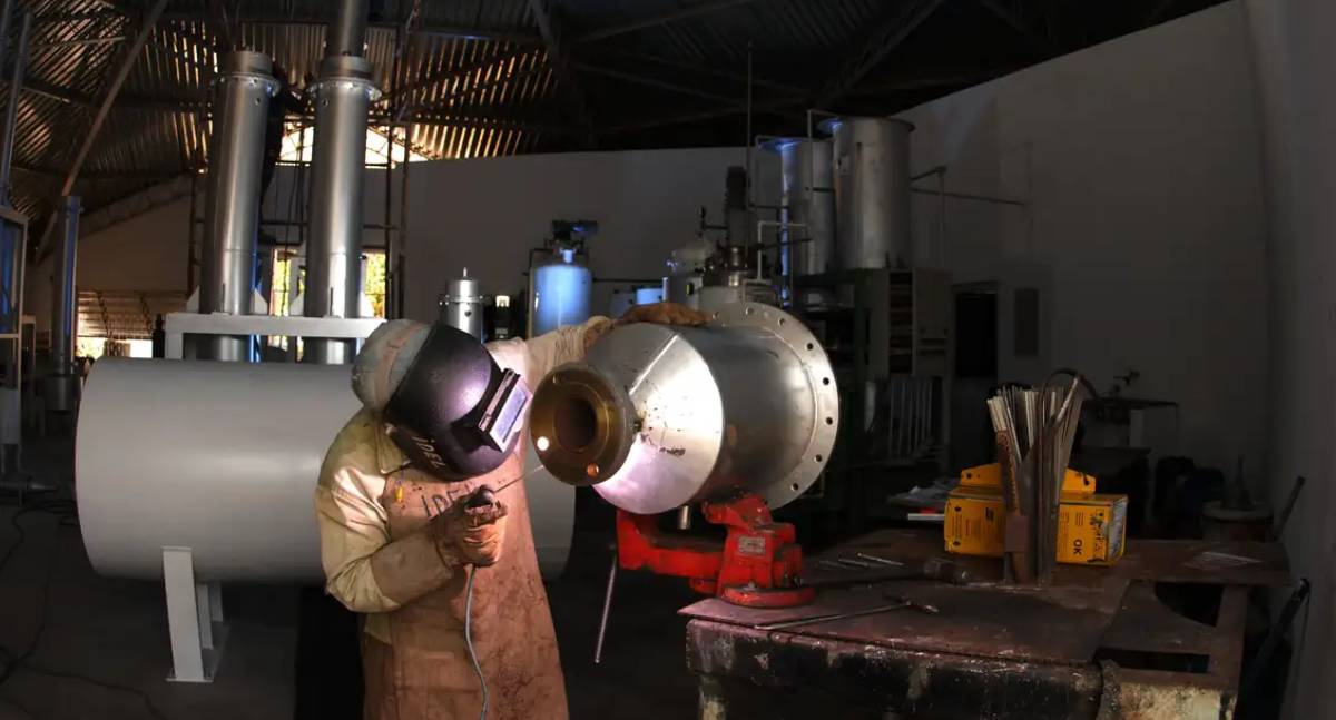 Retomada da indústria em janeiro é insuficiente para compensar perdas do último ano