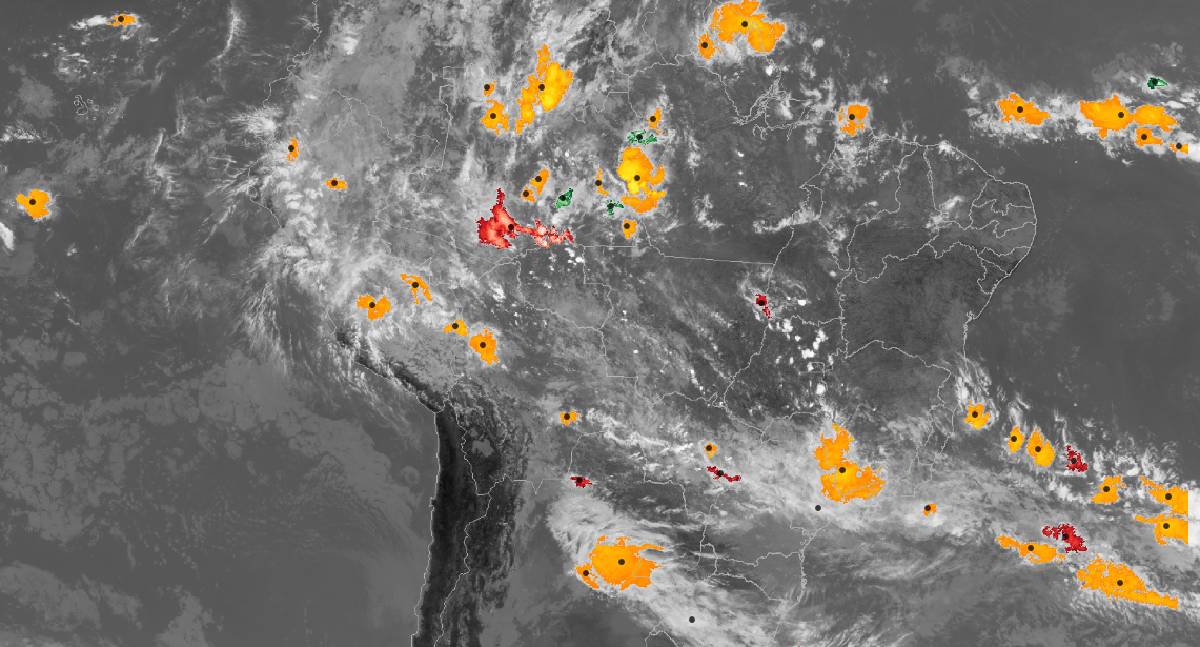 Todo o estado de Rondônia entra em alerta para chuvas de nível 2