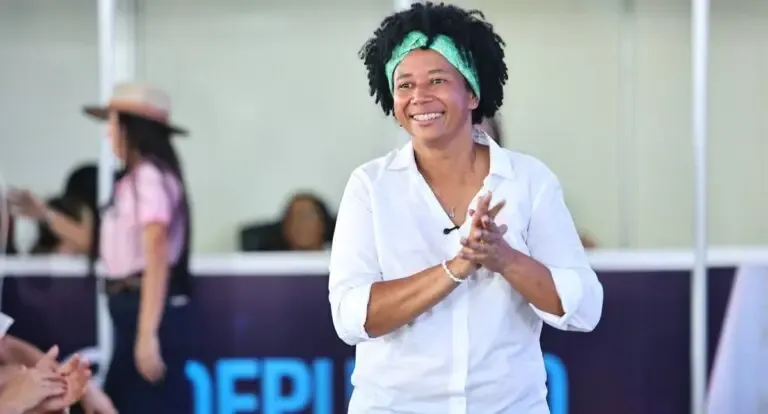 Sílvia Cristina aparece empatada na liderança ao Senado