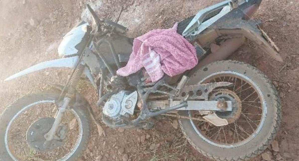 Colisão entre caminhonete e moto deixa três feridos na rodovia RO-473