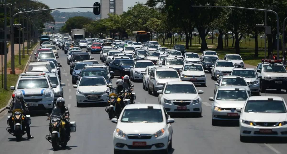 Governo expande teto de financiamento para carros de aplicativo para R$ 200 mil