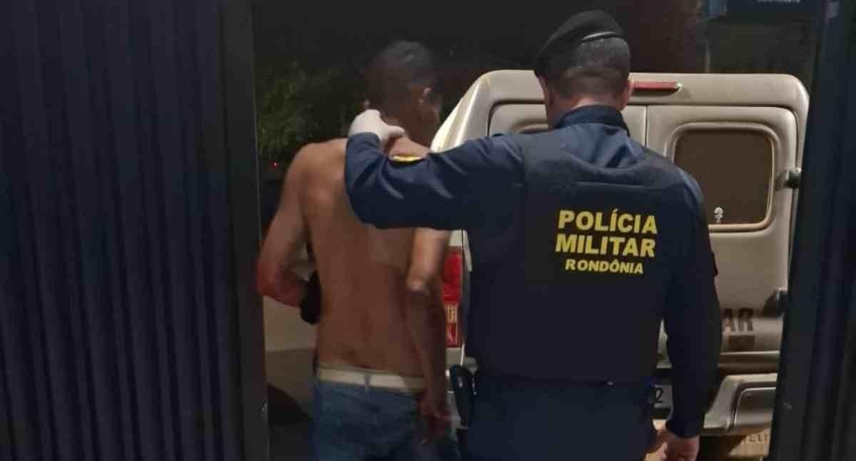 Homem é preso depois de ameaçar a mãe e se ferir com faca em Porto Velho