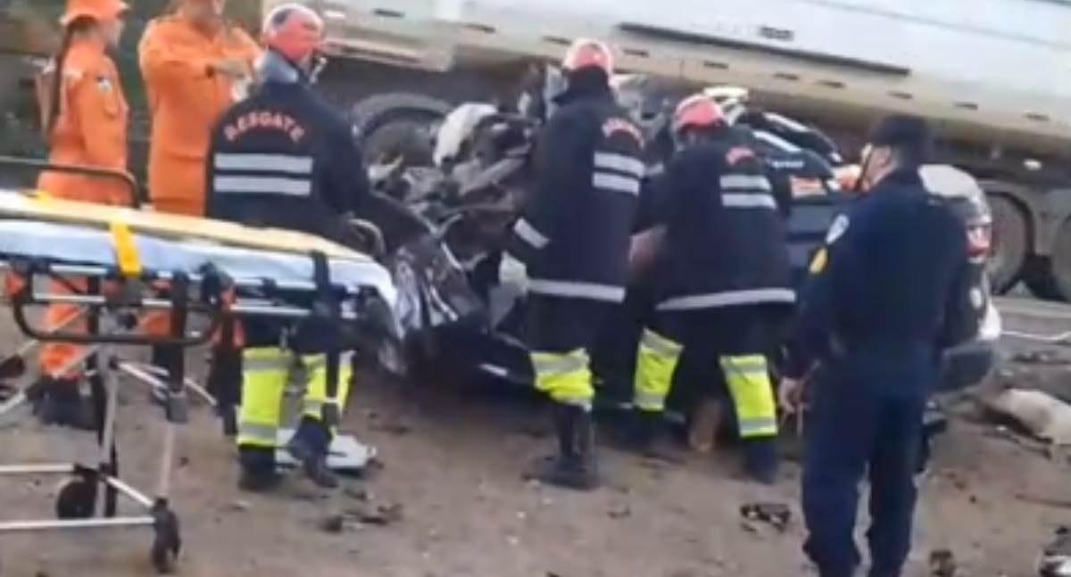 Identificadas as 5 vítimas de grave acidente entre carreta e caminhonete na BR-364