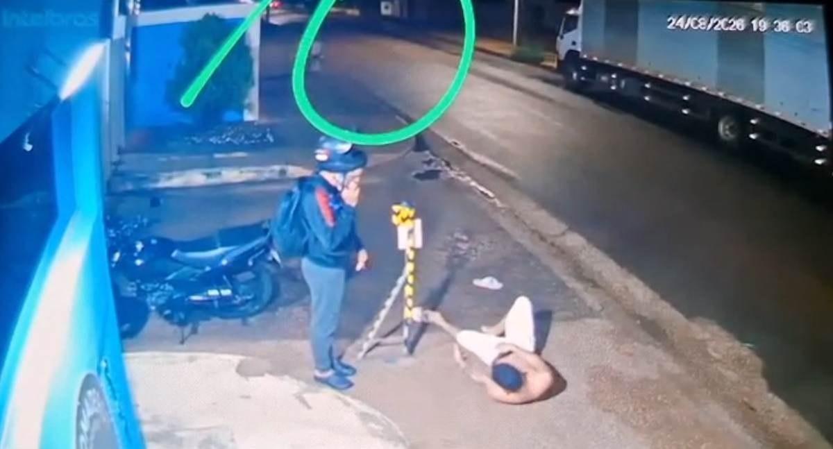 Jovem sofre tentativa de homicídio a faca e solicita socorro em frente a residencial em Porto Velho