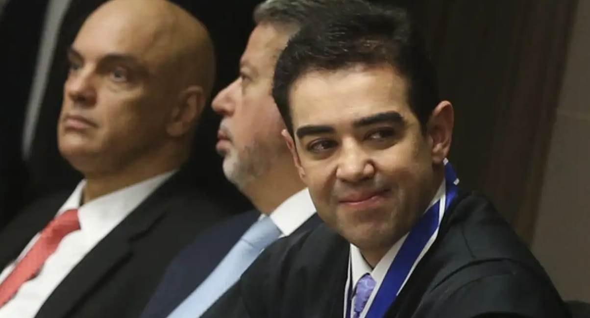 Ministro Bruno Dantas renuncia ao cargo no TCU depois de doze anos de atuação