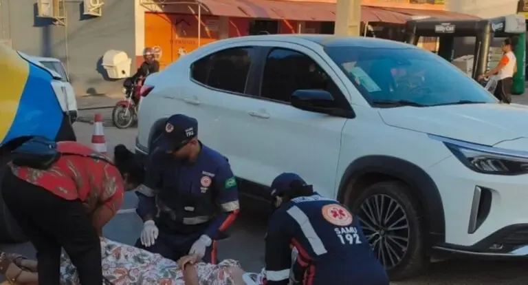 Motociclista fica ferida em acidente de trânsito após motorista avançar preferencial em RO