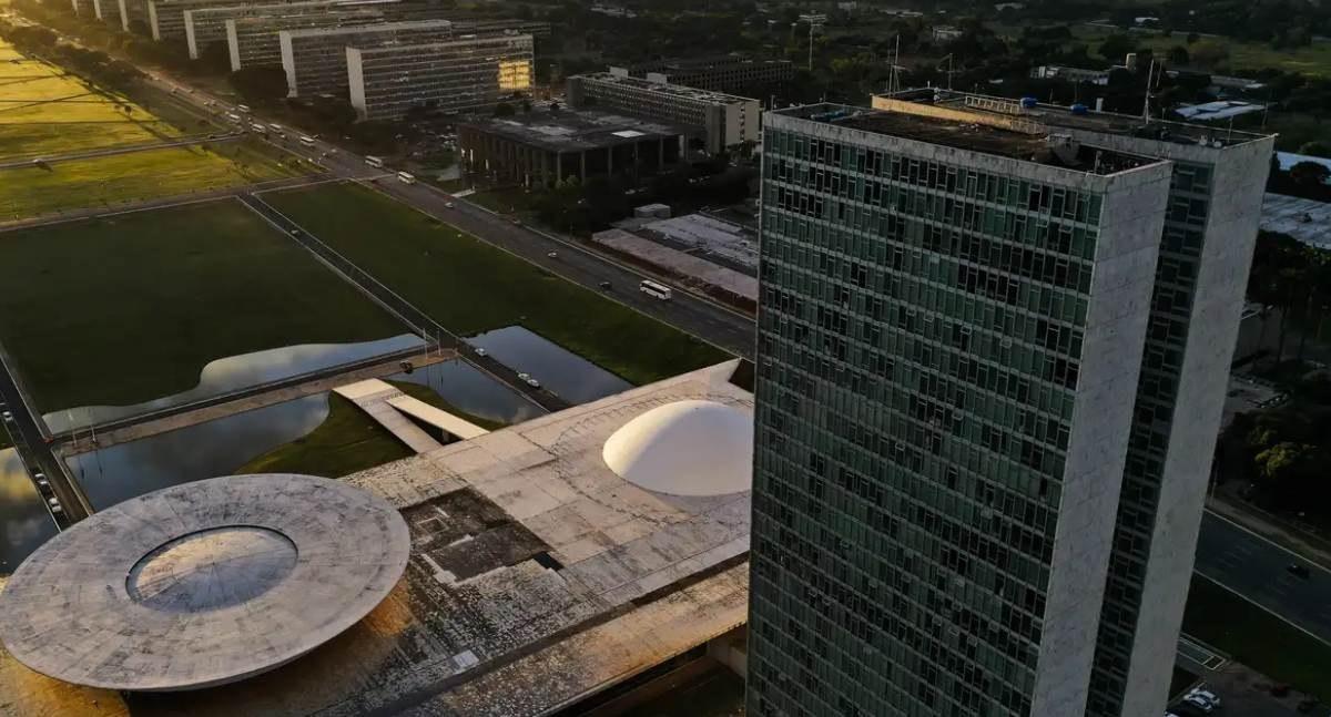 Saiba quais são as atribuições de senadores e deputados