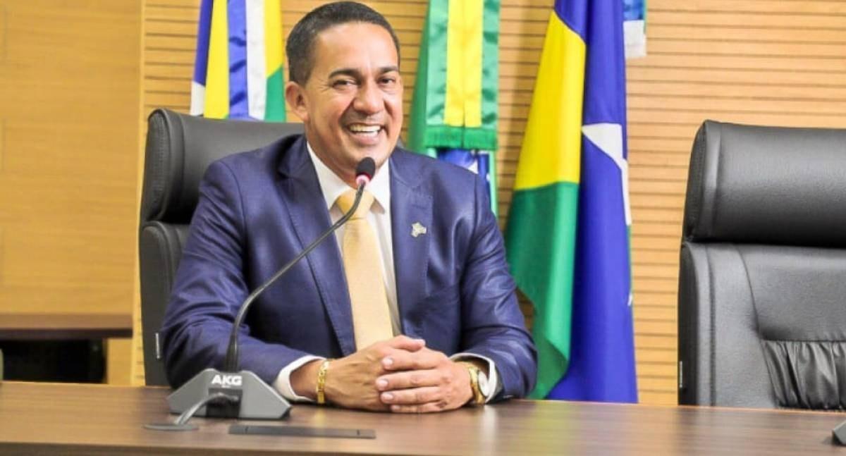 Eyder Brasil transforma a própria história em exemplo na política