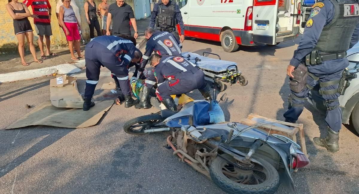 Motociclista fica ferida em acidente grave depois de colisão com automóvel em cruzamento de Porto Velho