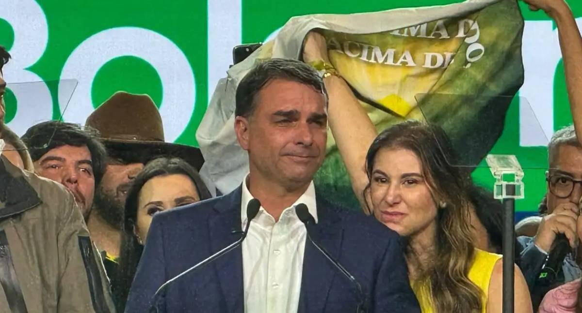 Reportagem aponta que Flávio Bolsonaro viajou em jato ligado a Daniel Vorcaro