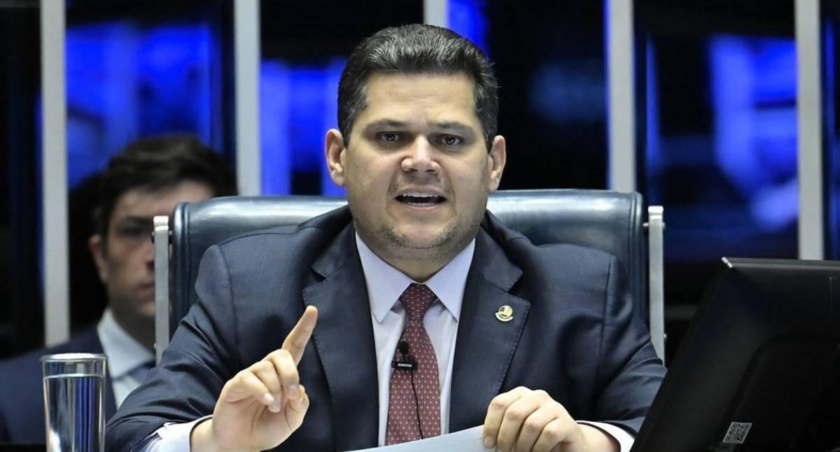 Alcolumbre divulga calendário no Senado para votação da PEC que encerra escala 6x1