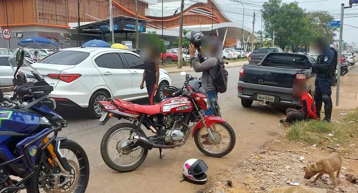 BPTRAN prende jovem sem CNH depois de acidente e identifica motor com restrição de furto e roubo