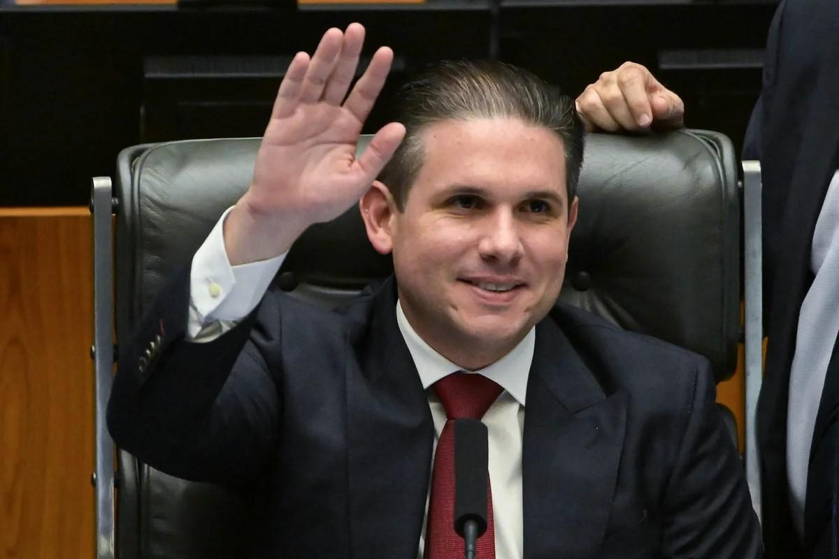 Câmara autoriza deputados eleitos a usar cota parlamentar para viagens e hotéis antes da posse