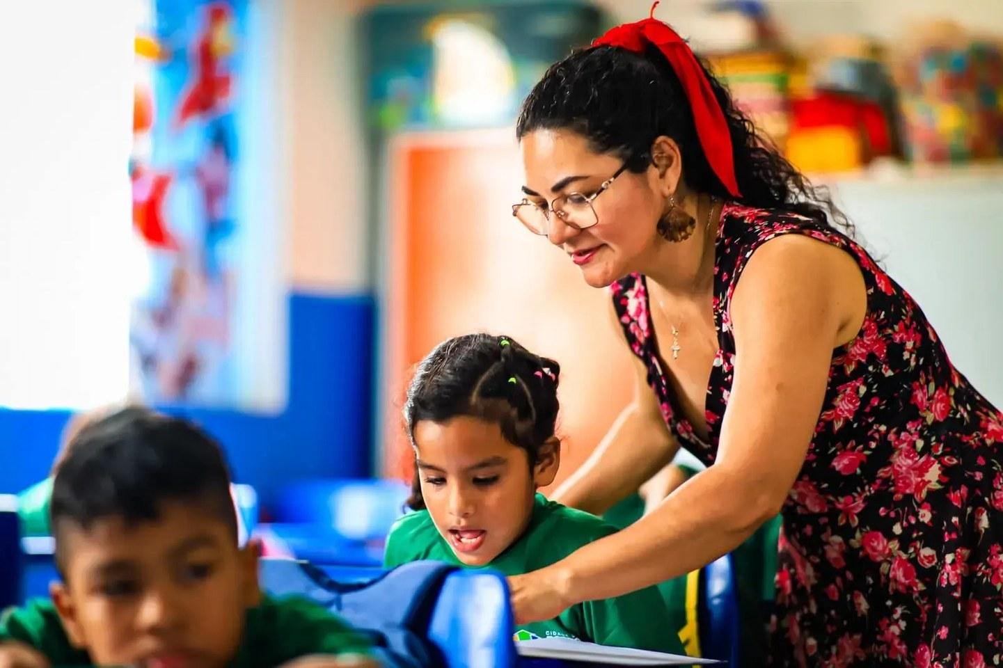 Dedicação e compromisso com o futuro marcam a missão de quase 3 mil educadores da rede munic