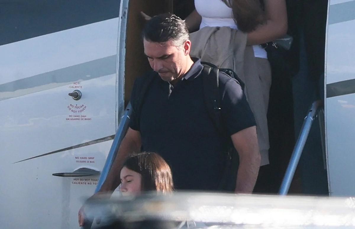 Entenda por que Flávio Bolsonaro não é considerado foragido