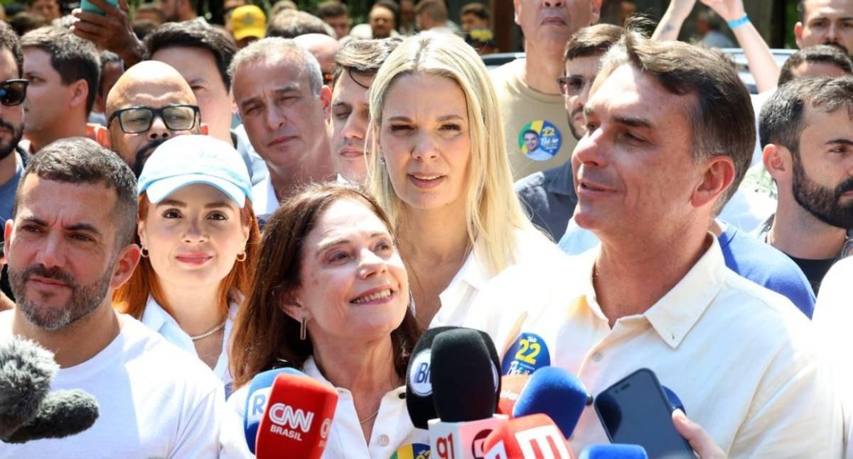 Flávio Bolsonaro afirma que vai manter Bolsa Família e promete foco em mobilidade social e empreendedorismo