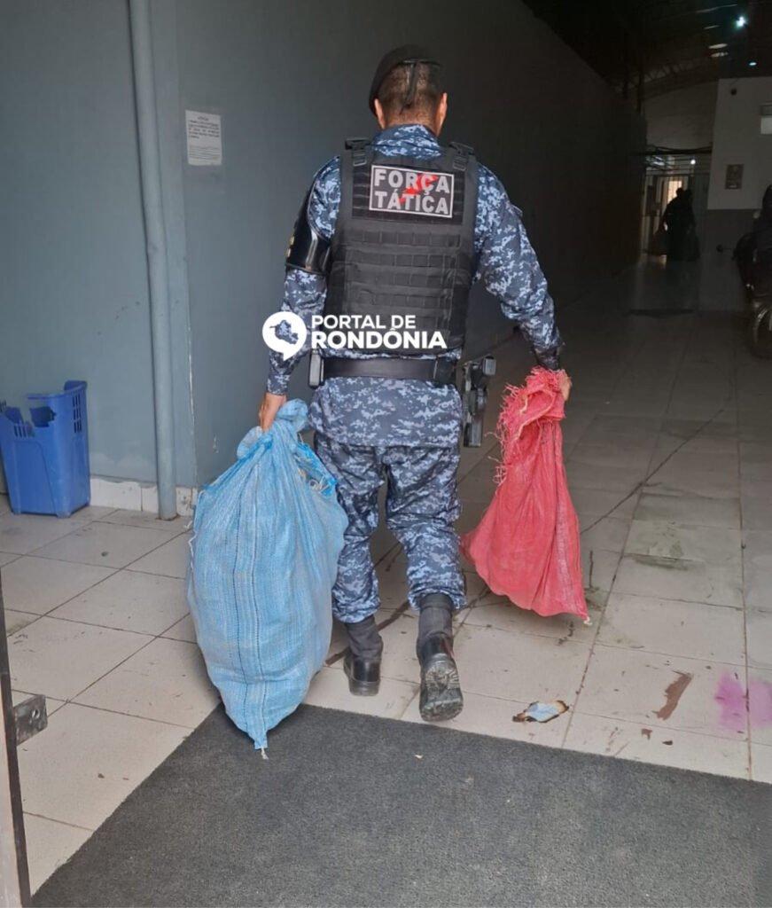 Força Tática apreende mais de 100 quilos de drogas em casa na zona Leste