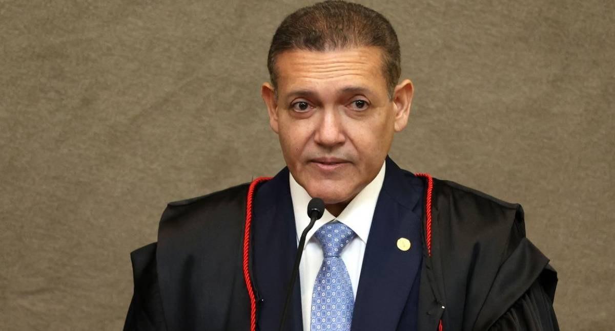 Ministro Kassio Nunes Marques dá prazo de 10 dias para PGR se manifestar sobre revisão criminal de Jair Bolsonaro